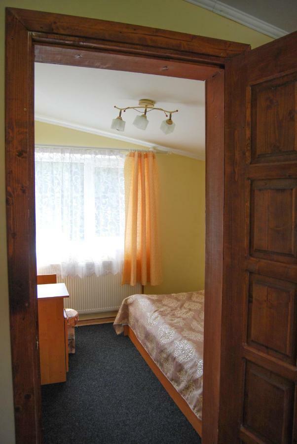 Cheres Hotel Yablunytsia Buitenkant foto